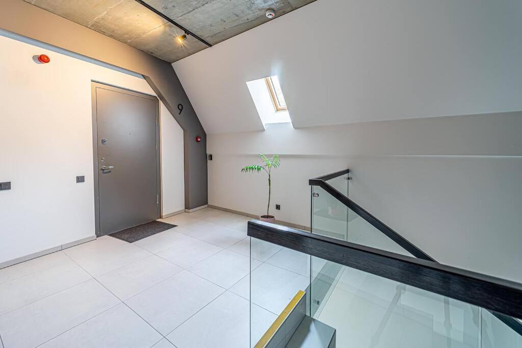Sky Apartment With Free Parking And Balcony & Ac Каунас Экстерьер фото