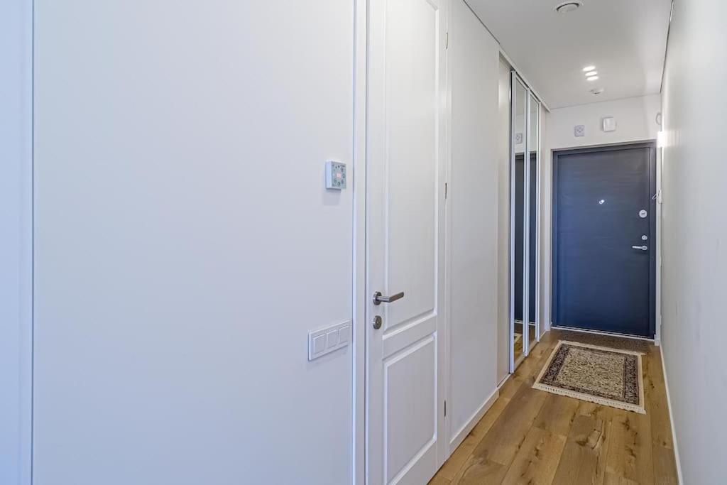 Sky Apartment With Free Parking And Balcony & Ac Каунас Экстерьер фото