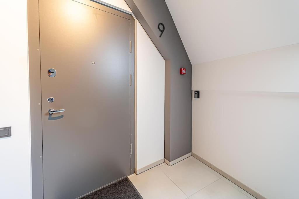 Sky Apartment With Free Parking And Balcony & Ac Каунас Экстерьер фото